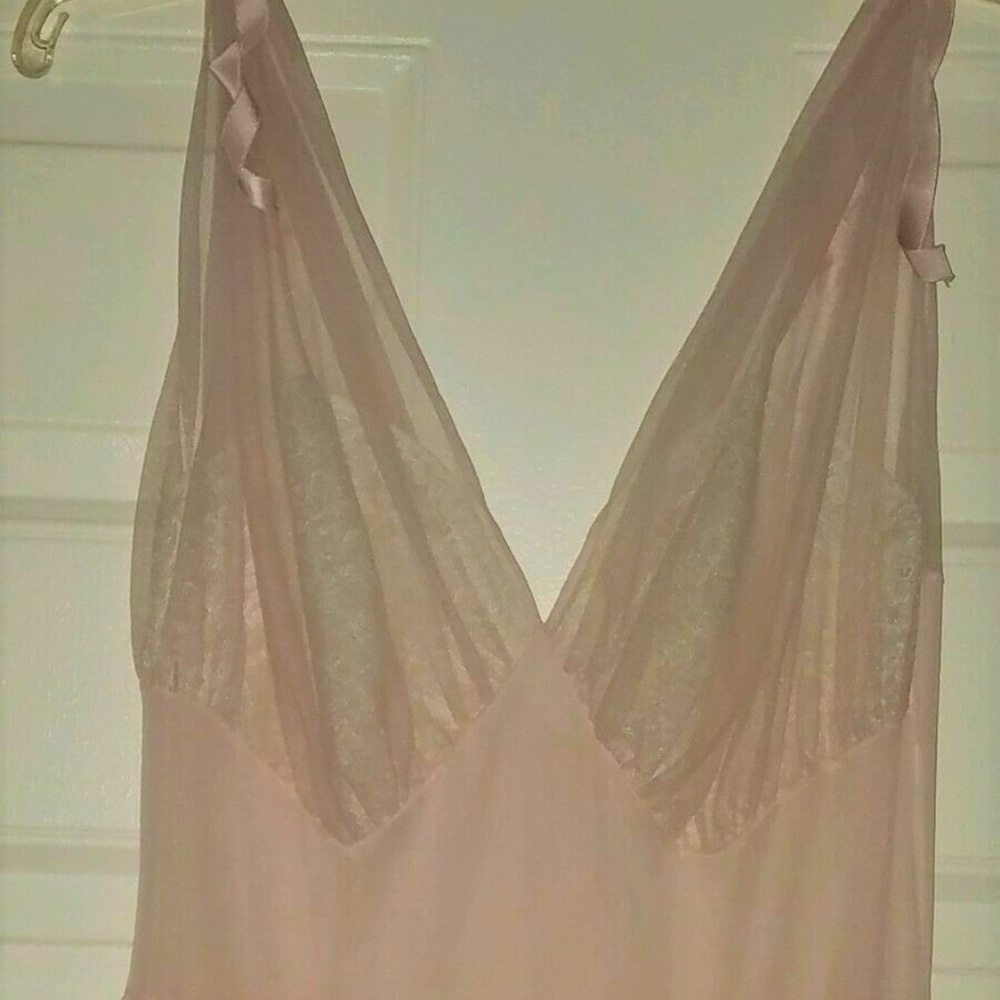 VINTAGE SIZE MEDIUM PINK SILKY CHIFFON GOWN